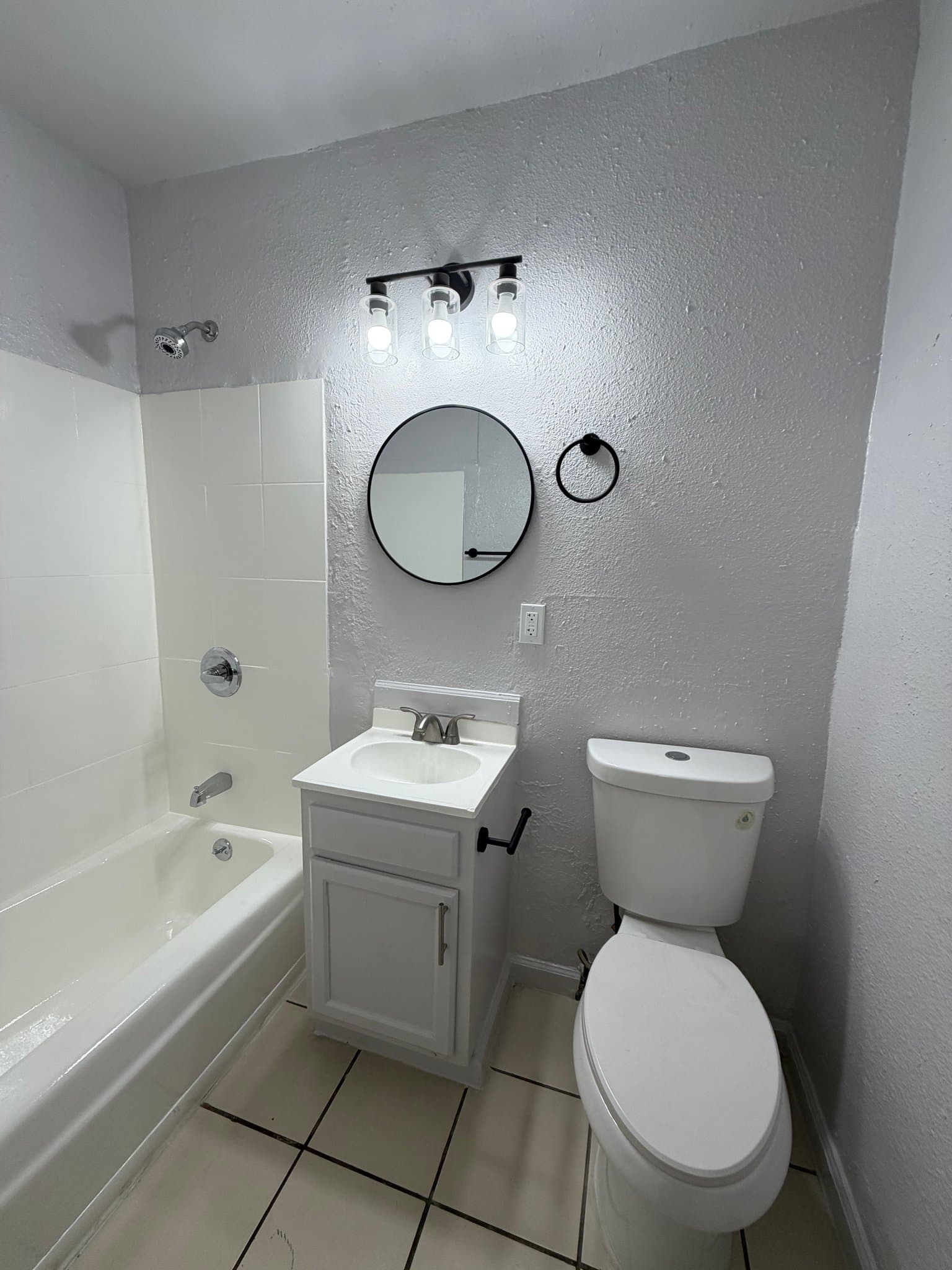Los Angeles Apartment: 600 w 93rd St
