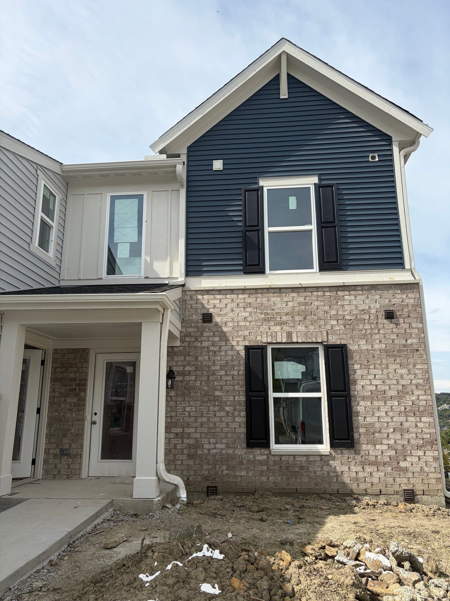 Ludlow Condo: 586 Station drive