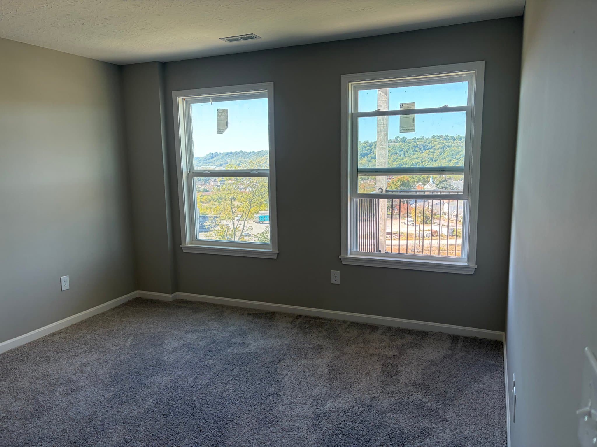 Ludlow Condo: 586 Station drive