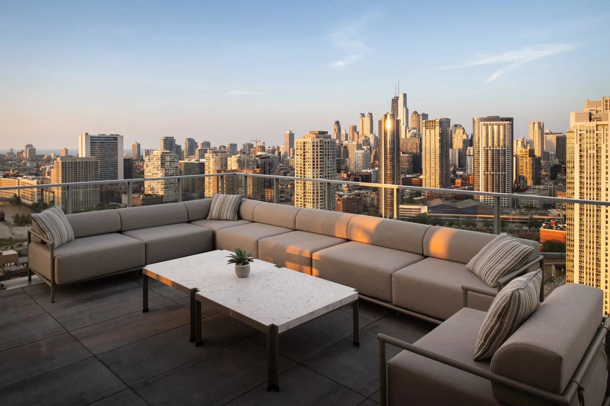 Chicago House: 654 W Fulton Market