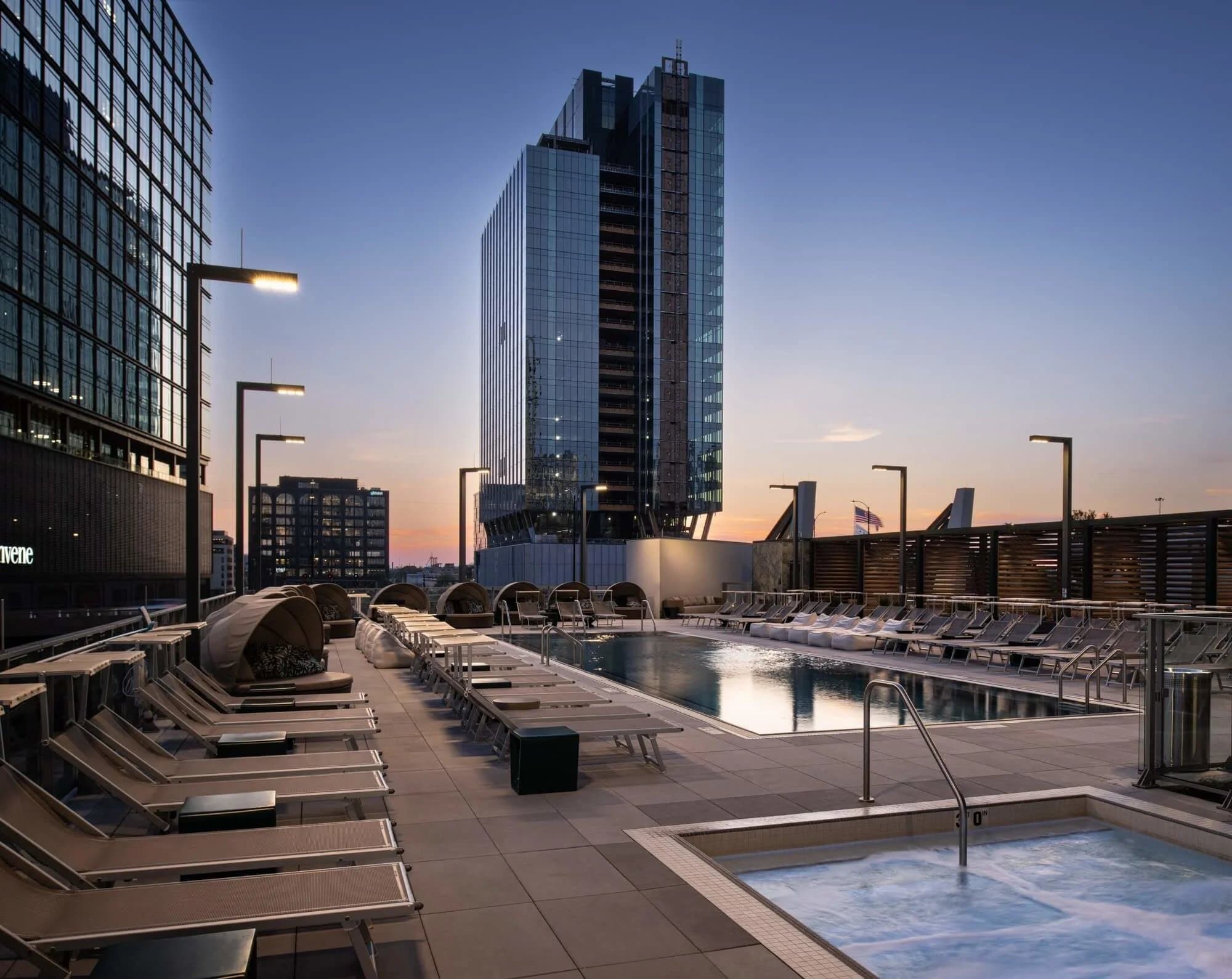 Chicago House: 654 W Fulton Market