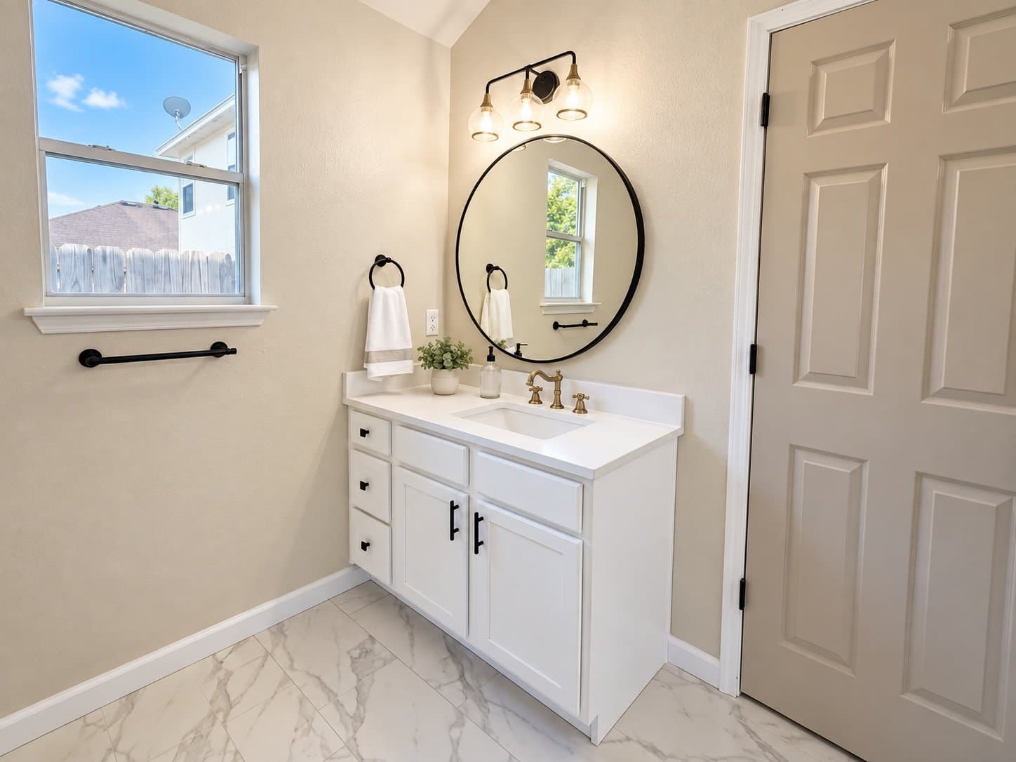 College Station House: 15215 Faircrest Dr