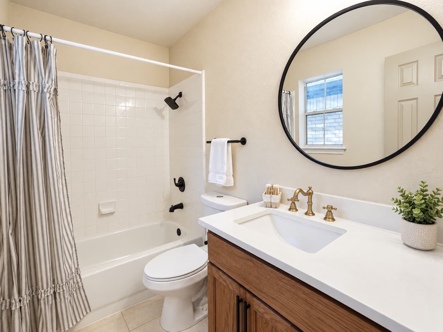 College Station House: 15215 Faircrest Dr