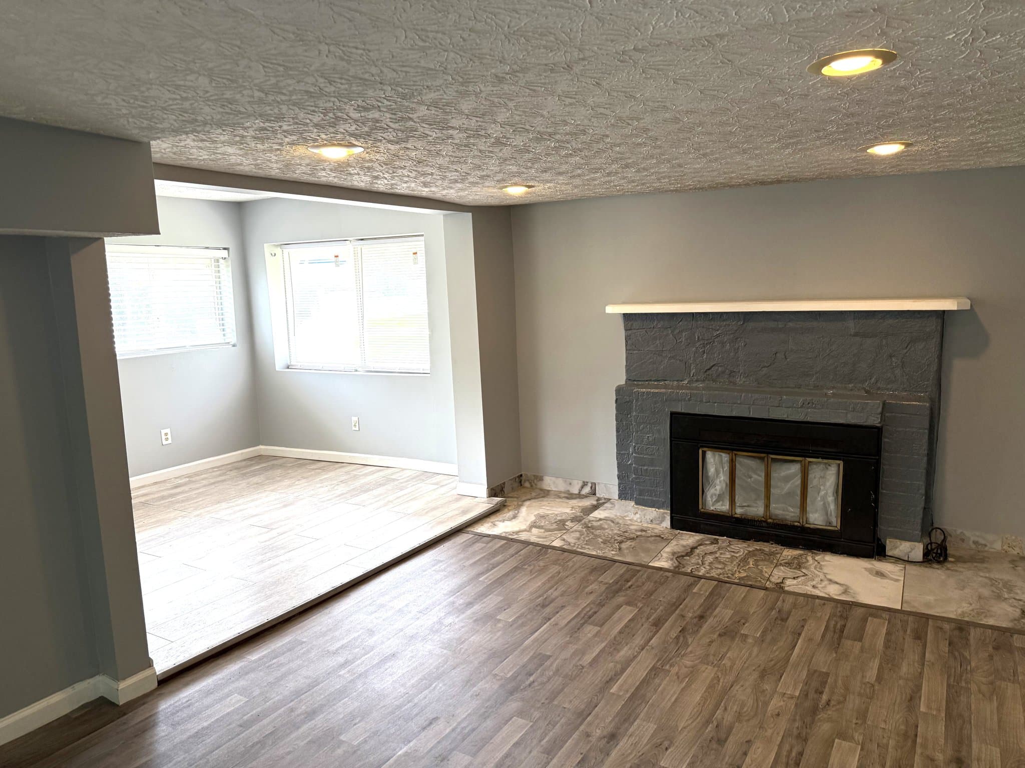 Grove City House: 3556 Central Ave