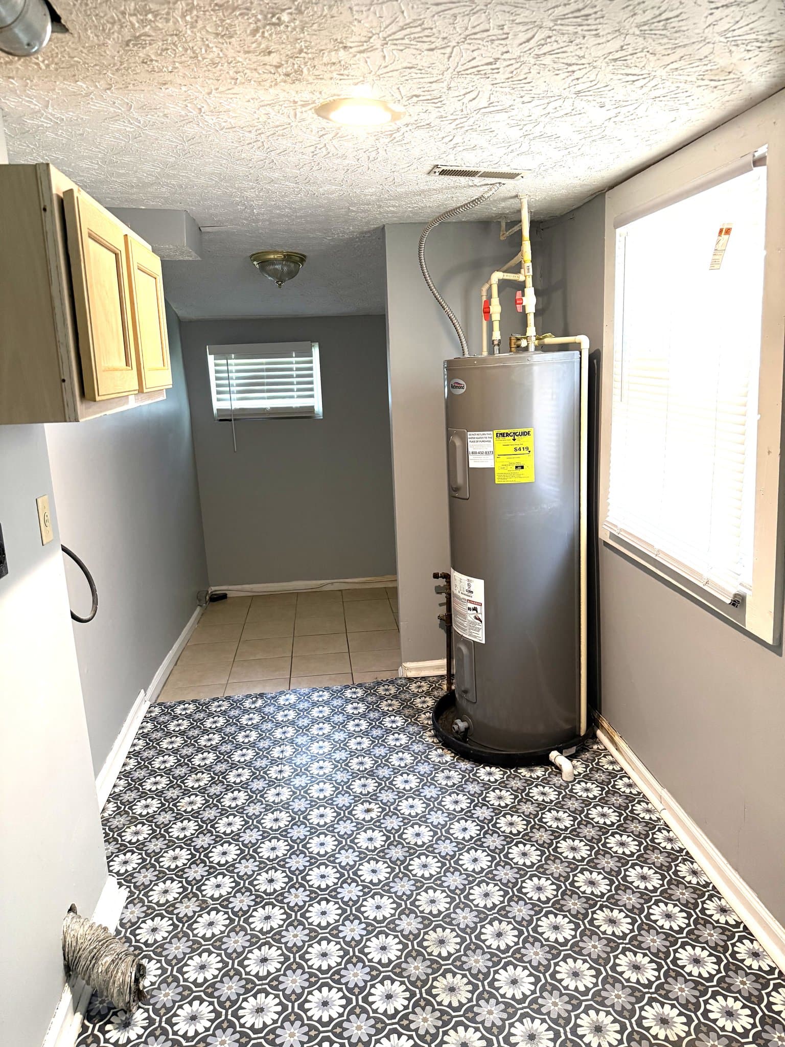 Grove City House: 3556 Central Ave