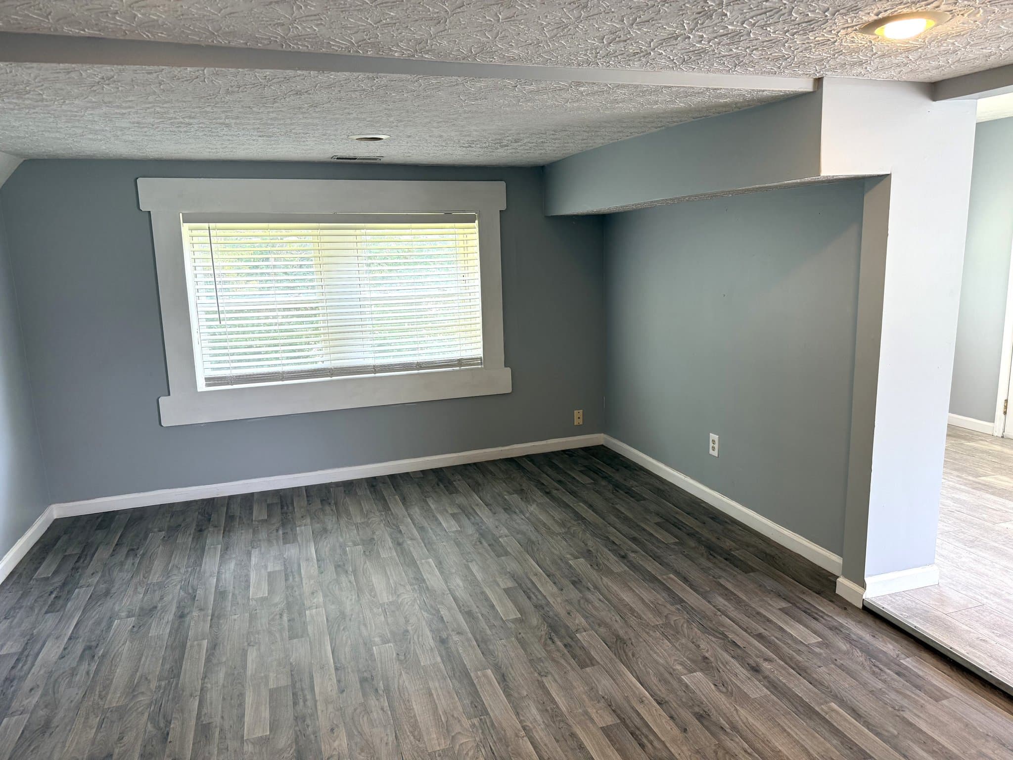 Grove City House: 3556 Central Ave