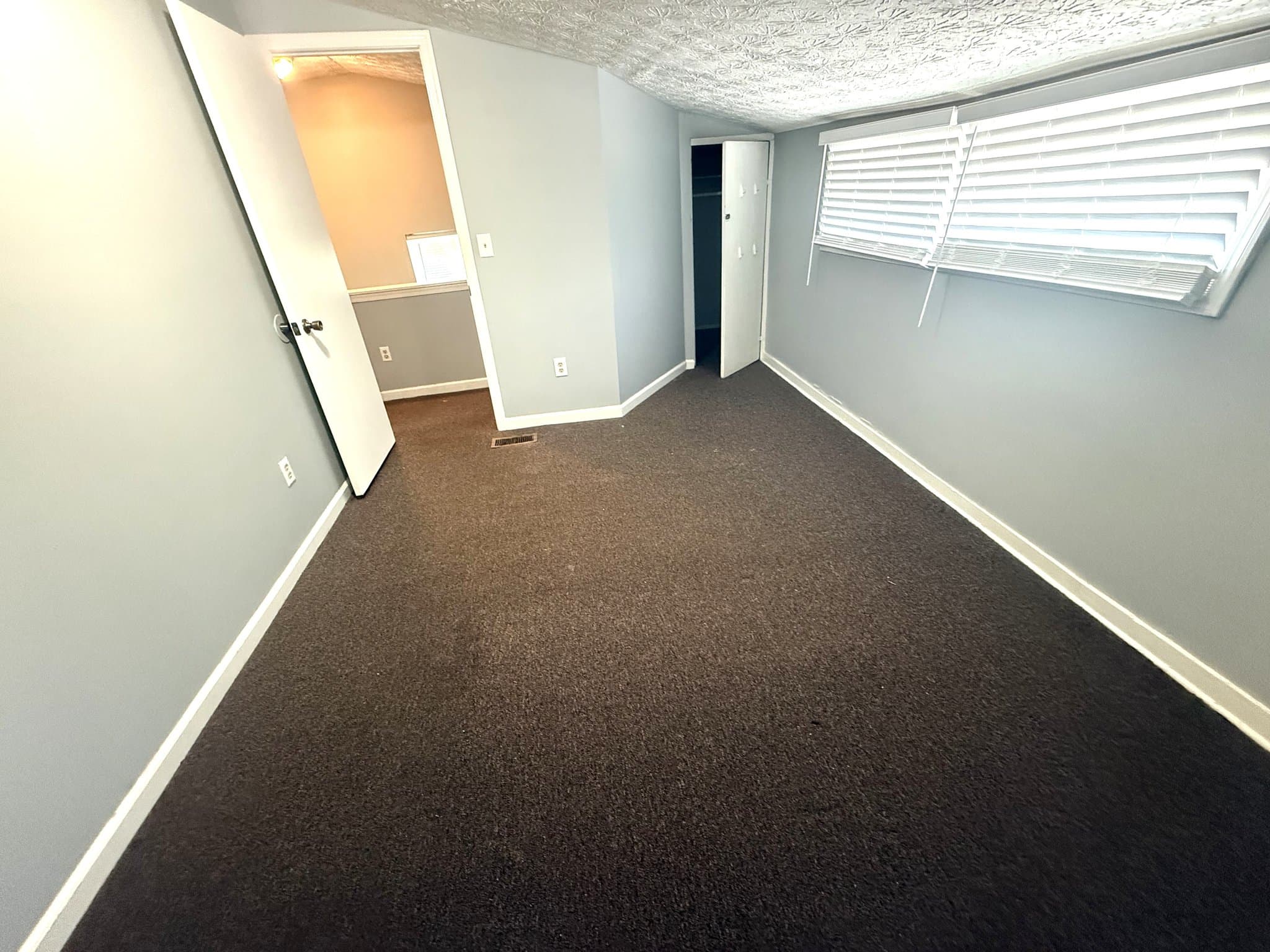 Grove City House: 3556 Central Ave