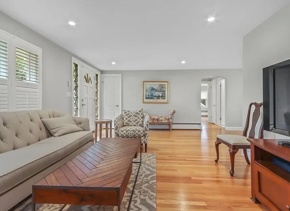 Westwood House: 86 Croft Regis rd