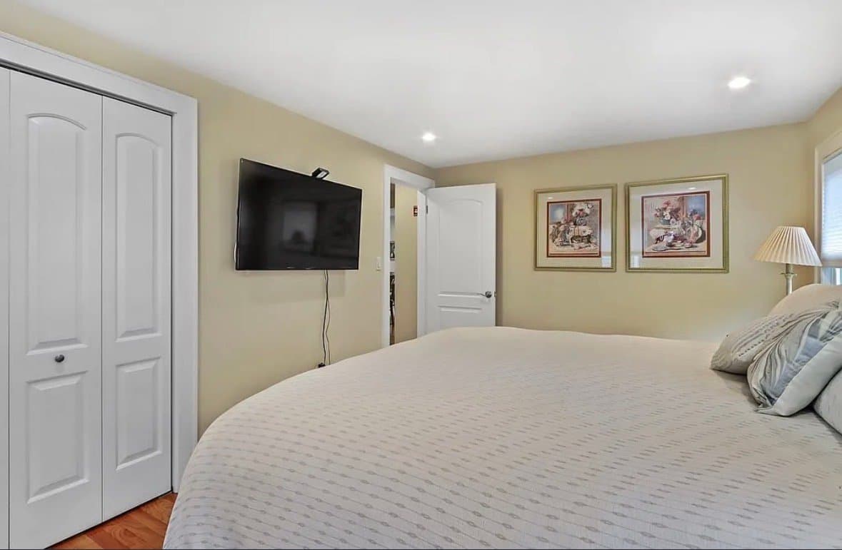 Westwood House: 86 Croft Regis rd