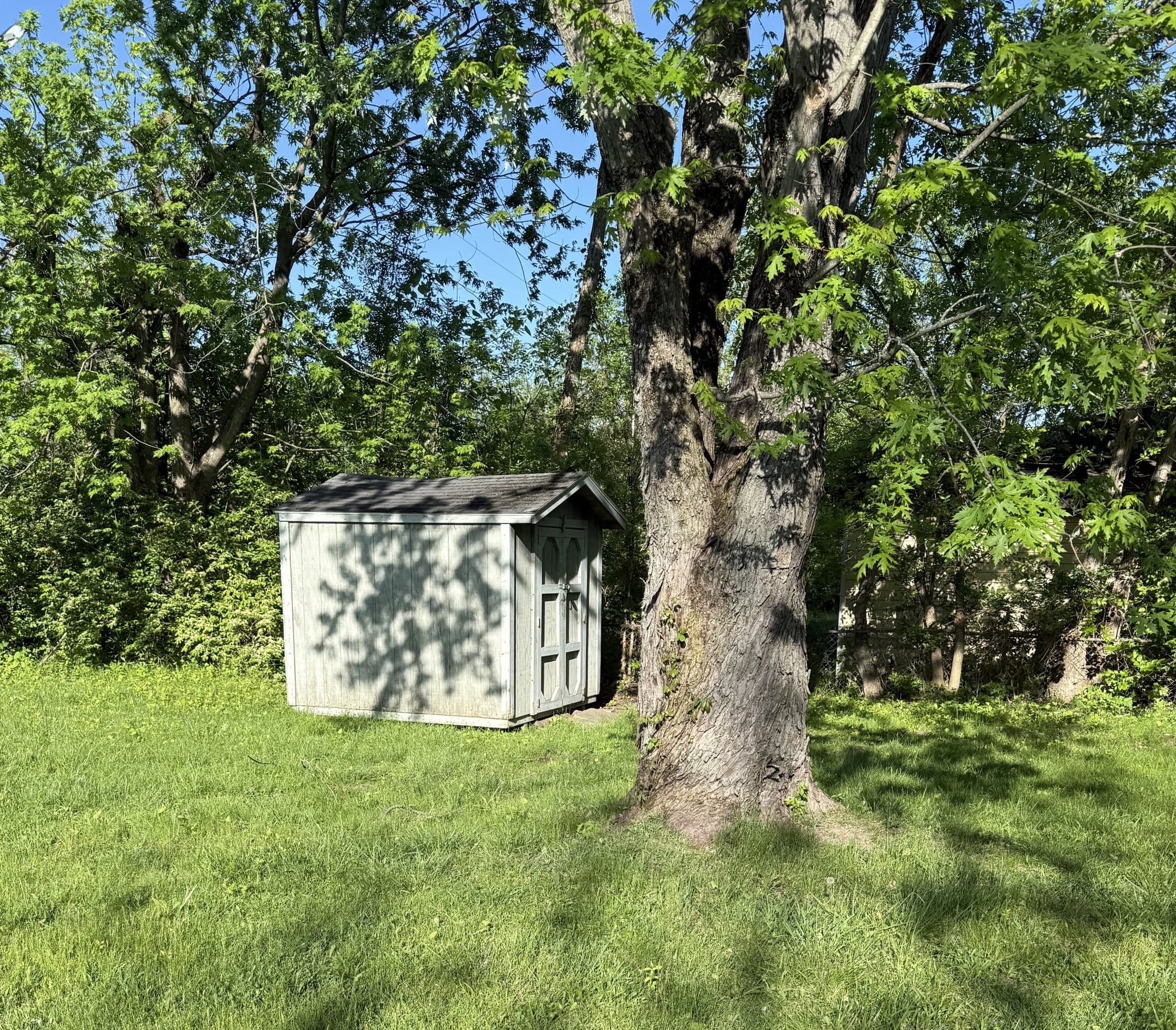 Grove City House: 3556 Central Ave