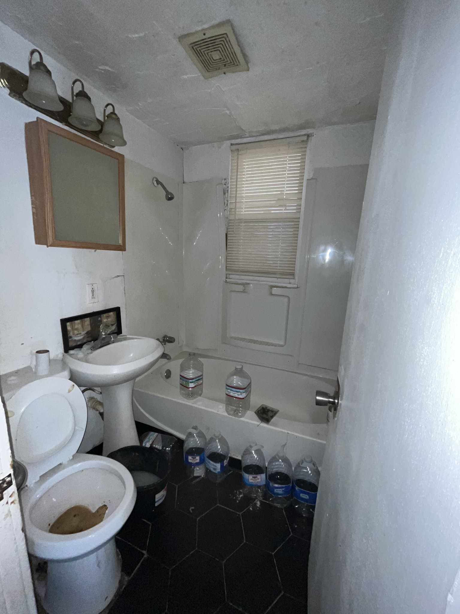 St Louis House: 6211 Bircher Ave.