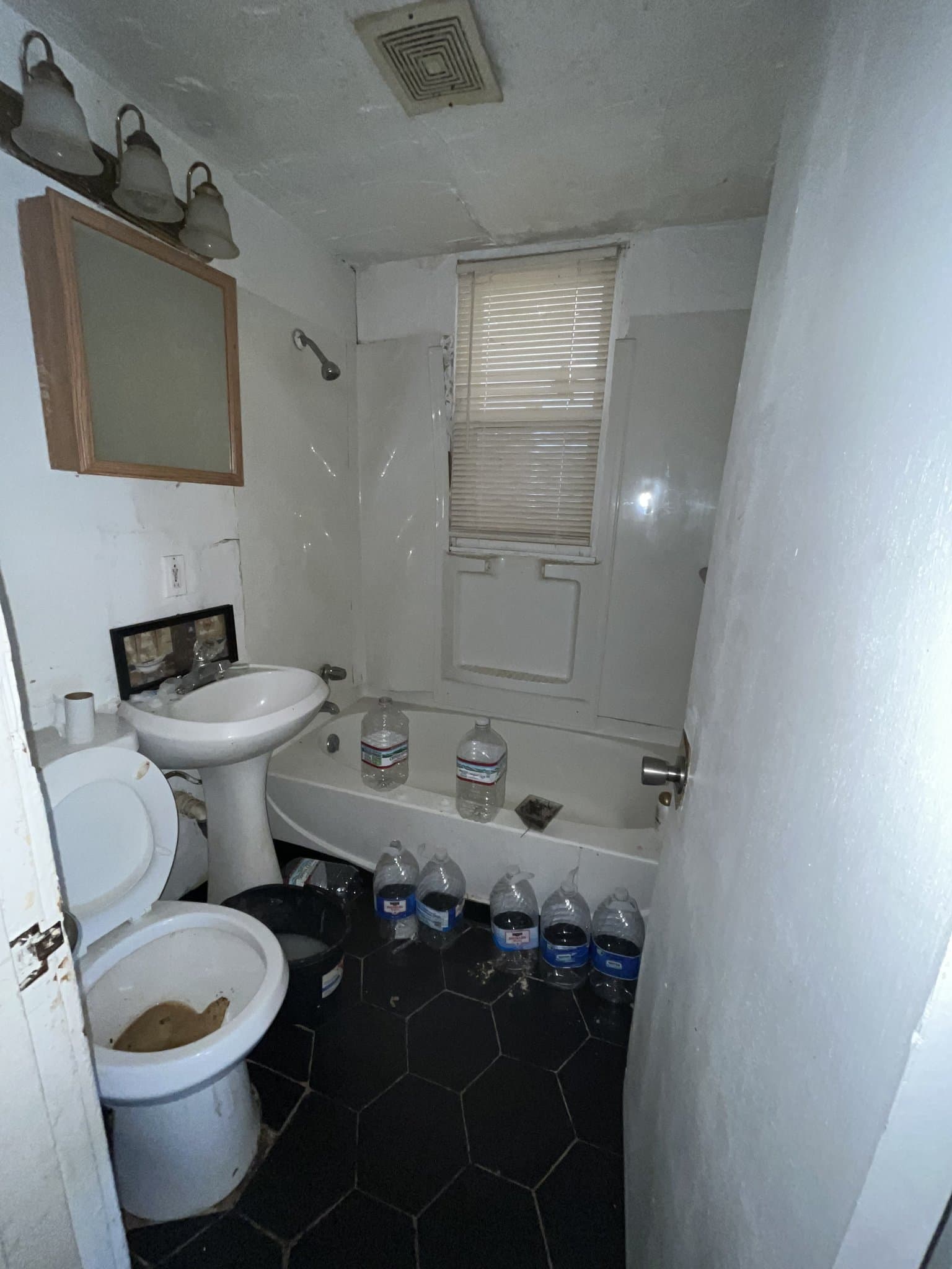 St Louis House: 6211 Bircher Ave.
