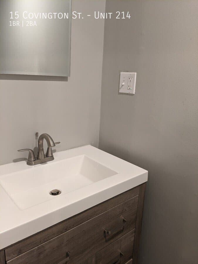 New Britain Apartment: 15 Covington St.