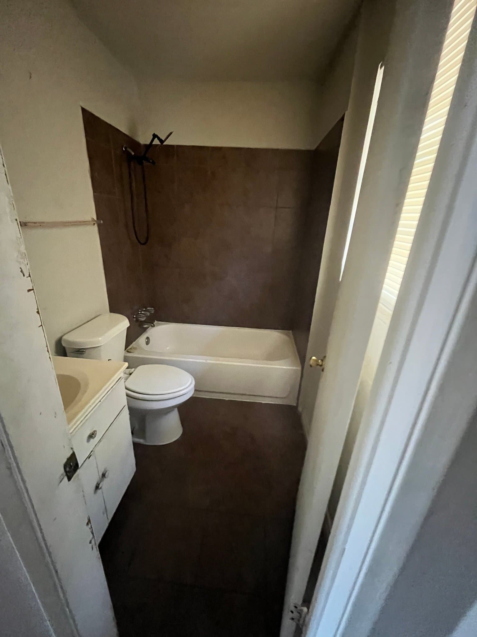 Paris Single Room: 750 Bonham Street #200