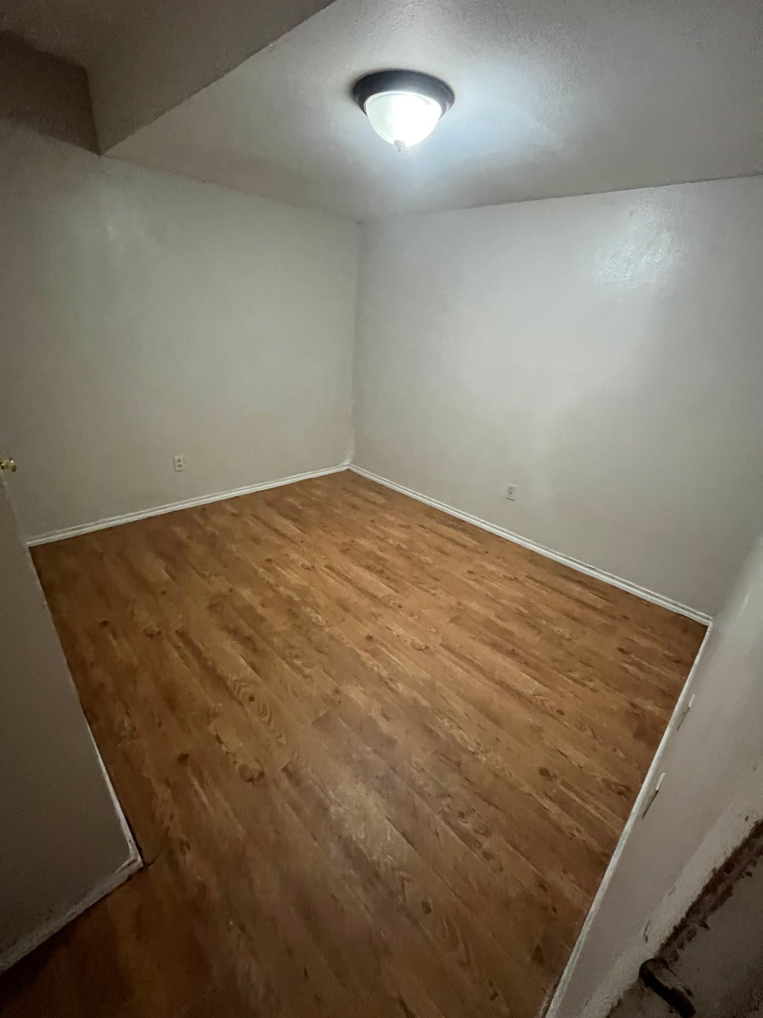 Paris Single Room: 750 Bonham Street #200