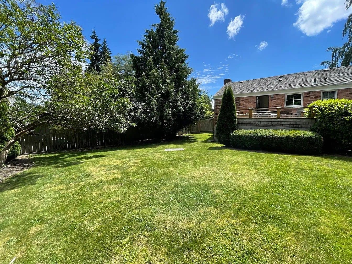 Seattle House: 5316 NE 74th St