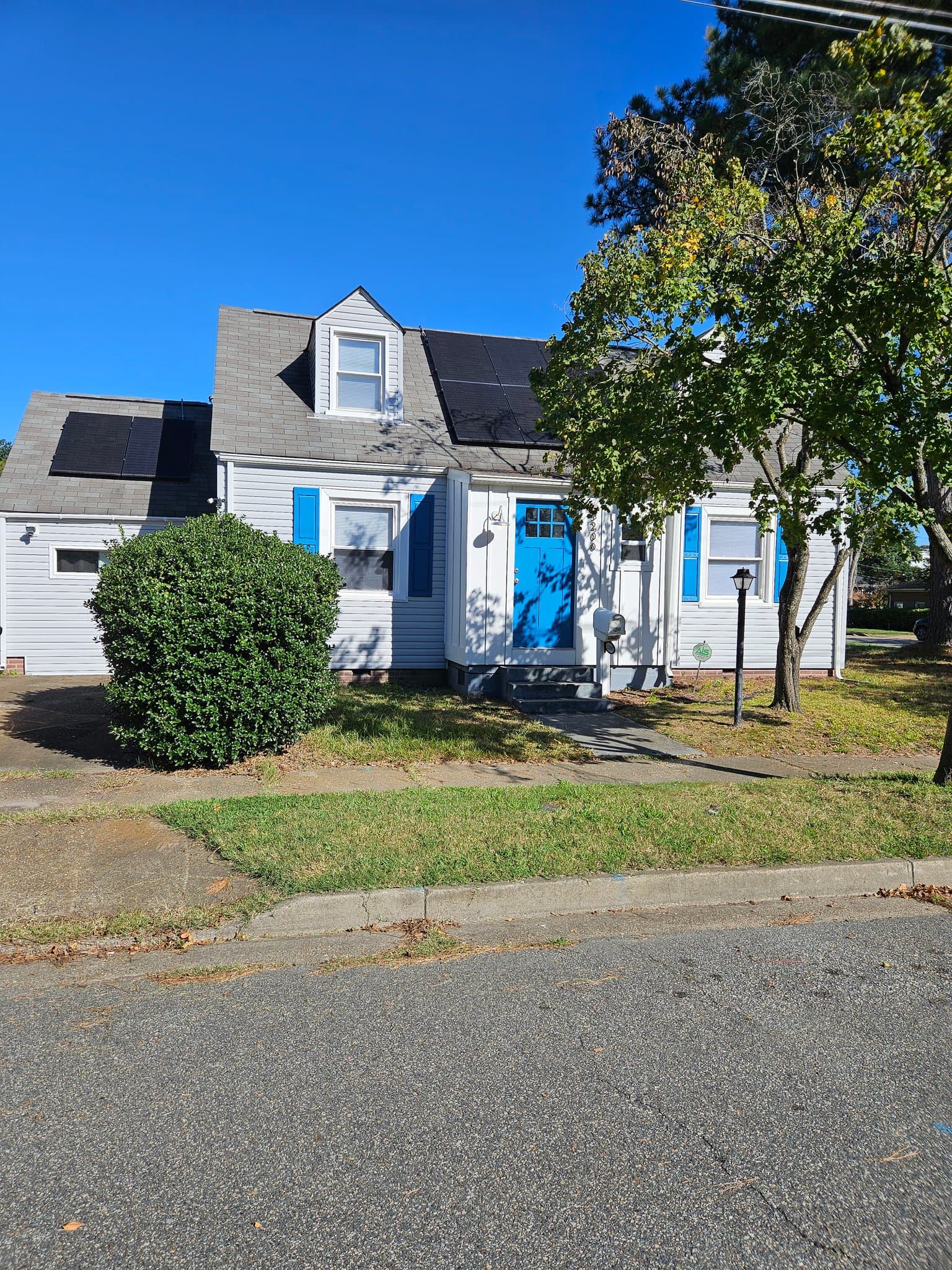 Norfolk House: 3200 Hyde cir