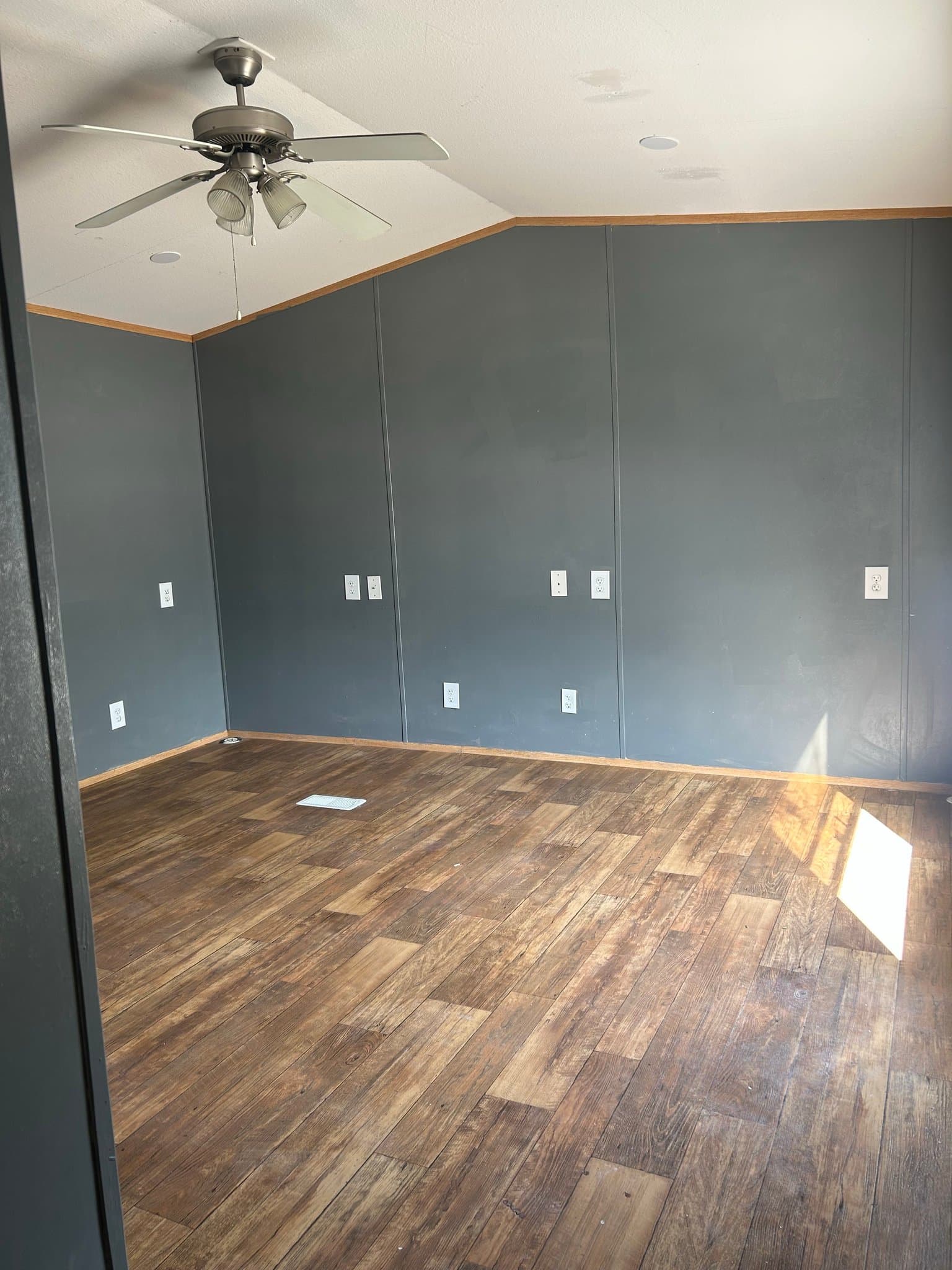 Beeville Single Room: 806 S Tyler St