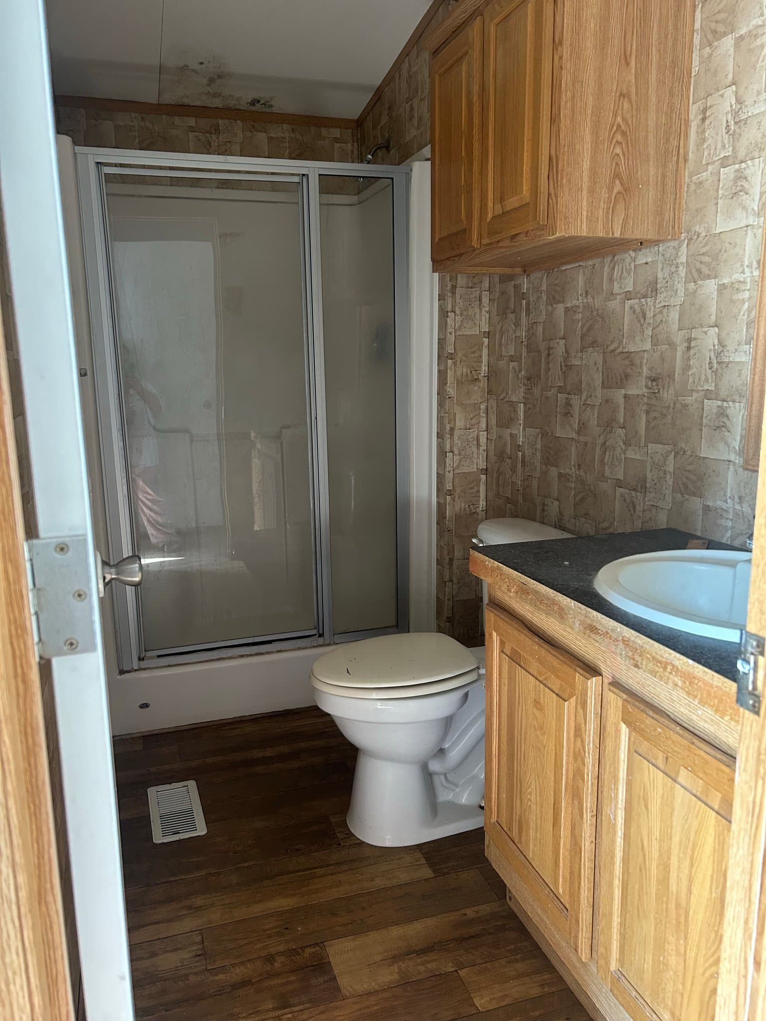 Beeville Single Room: 806 S Tyler St