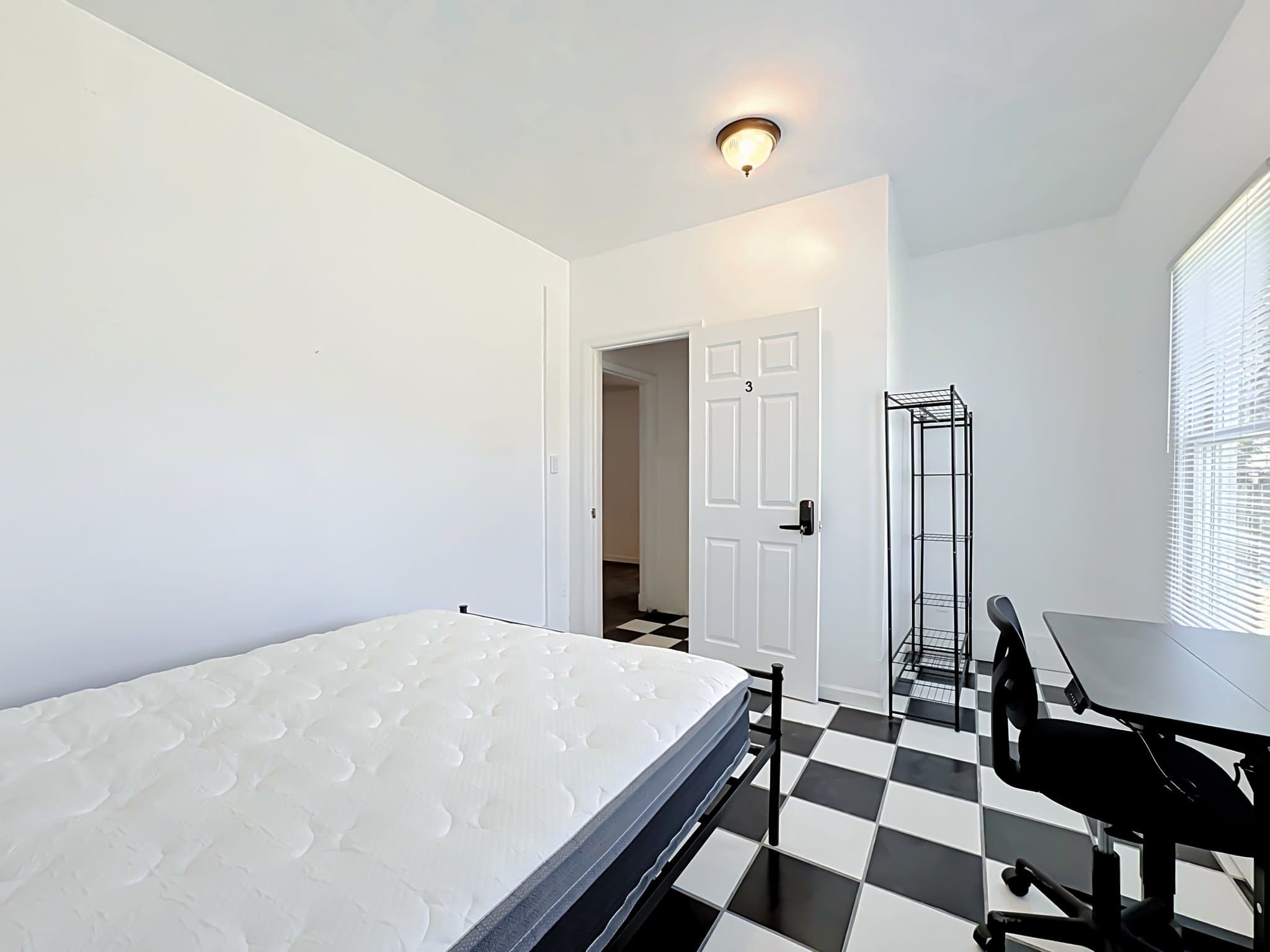 palmetto Single Room: 1605 10th avenue west