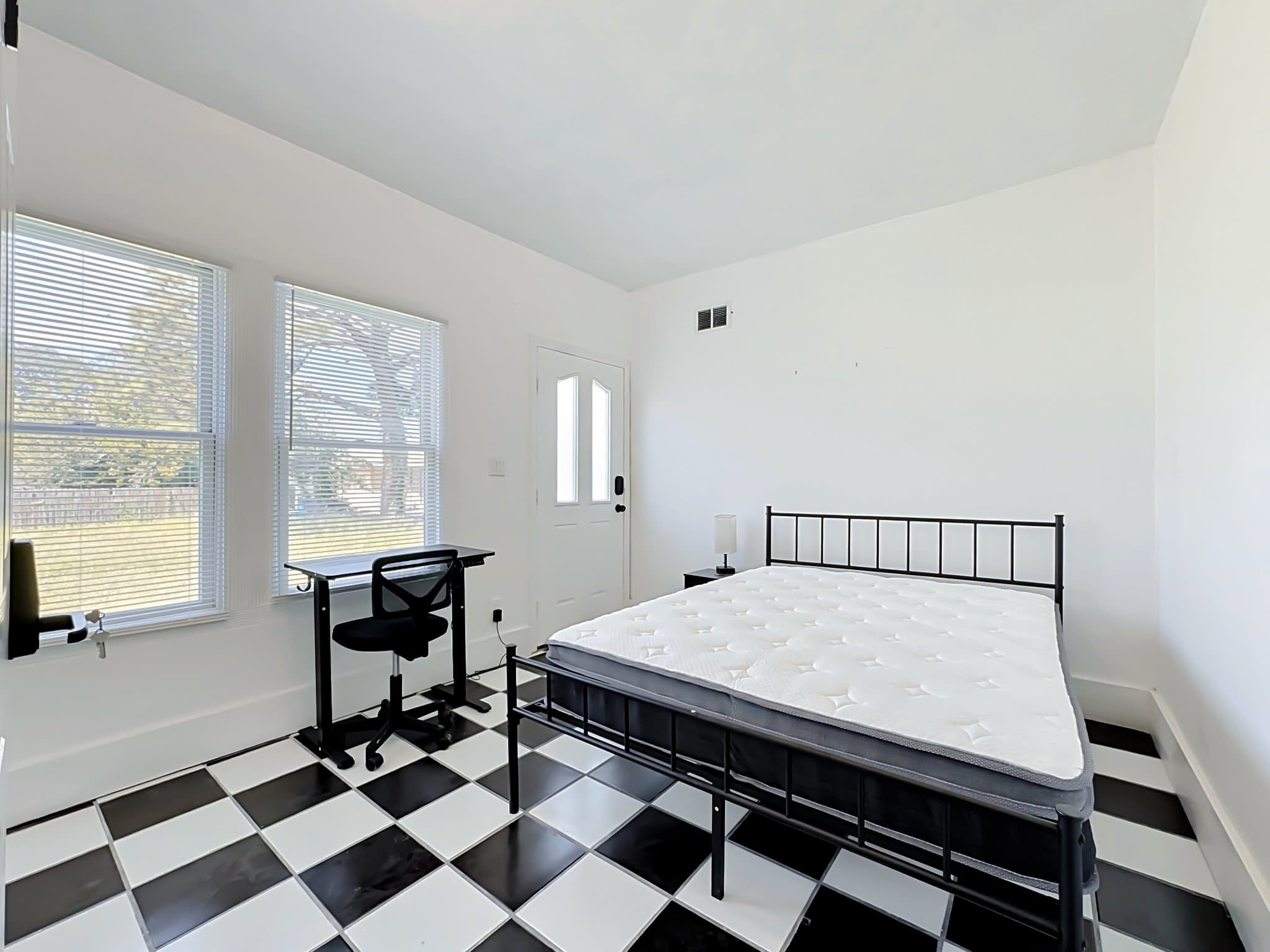 palmetto Single Room: 1605 10th avenue west