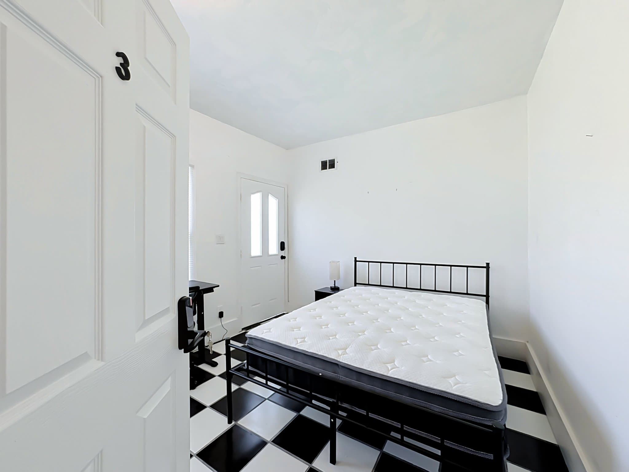 palmetto Single Room: 1605 10th avenue west