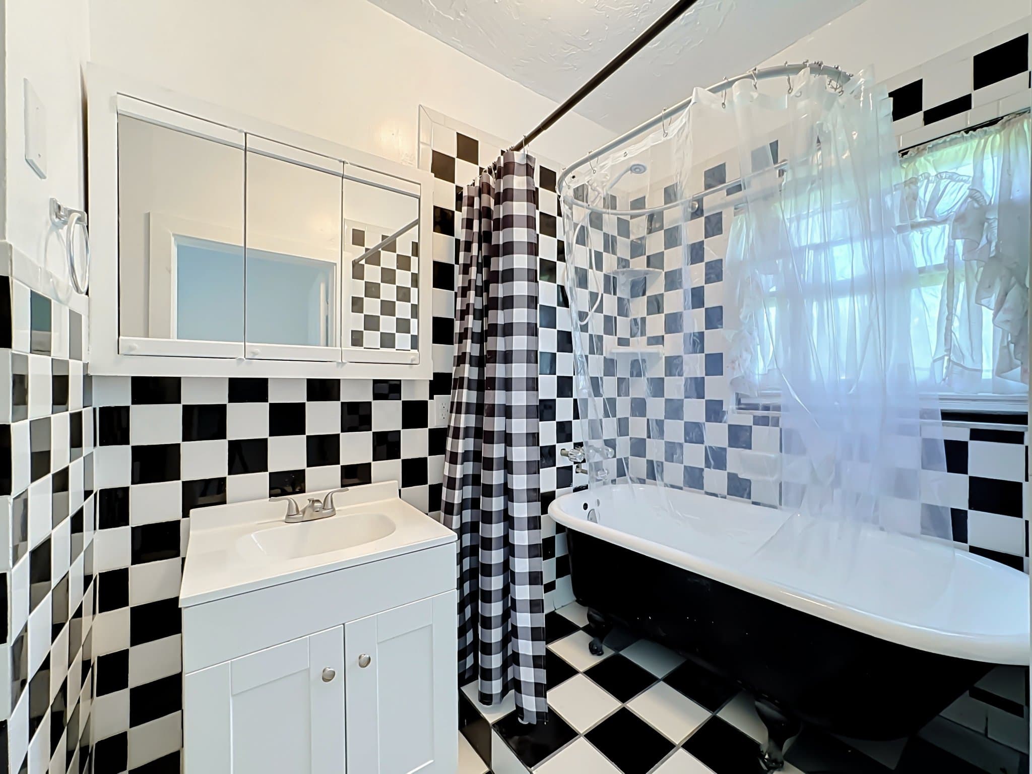 palmetto Single Room: 1605 10th avenue west