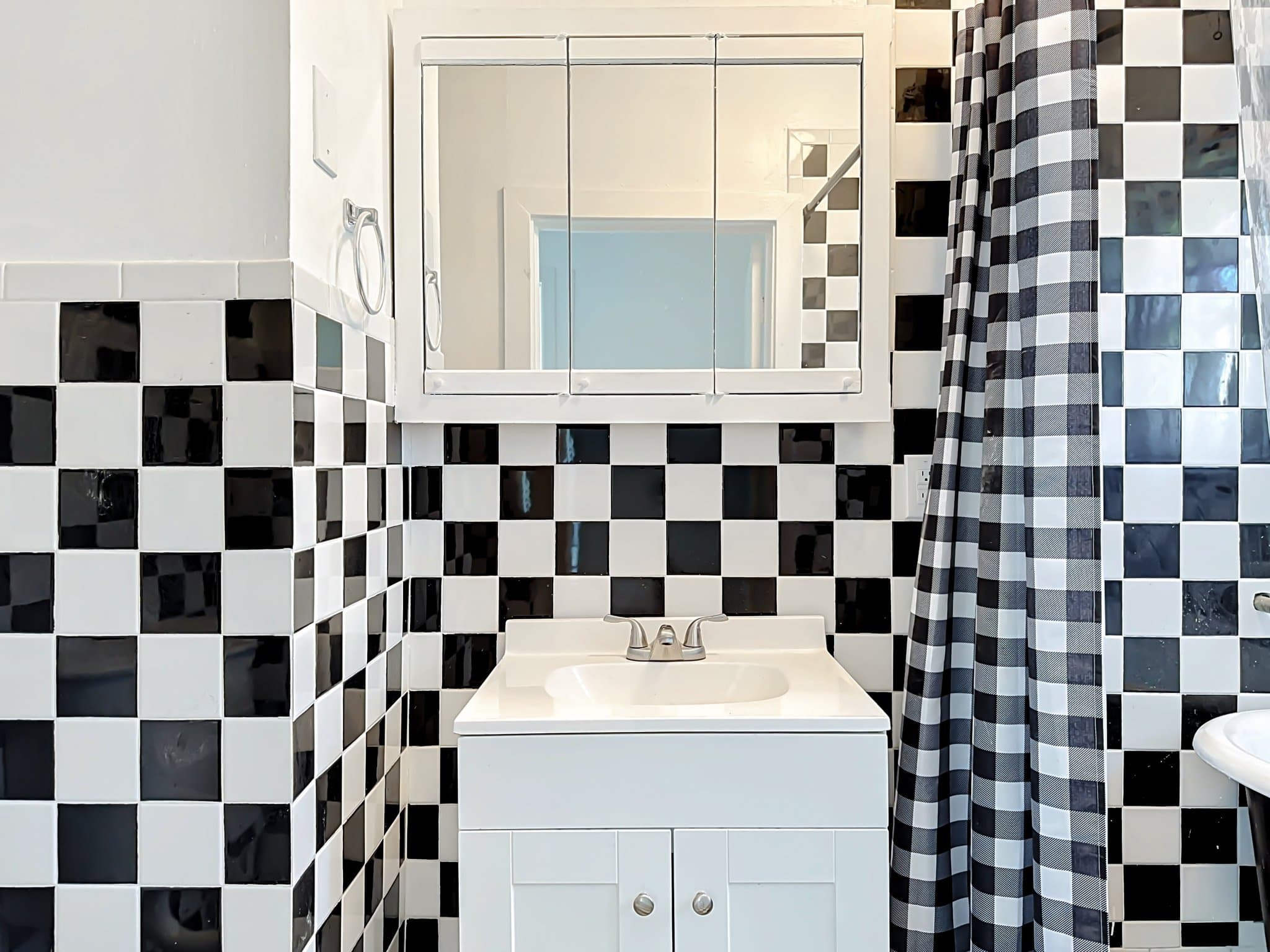 palmetto Single Room: 1605 10th avenue west
