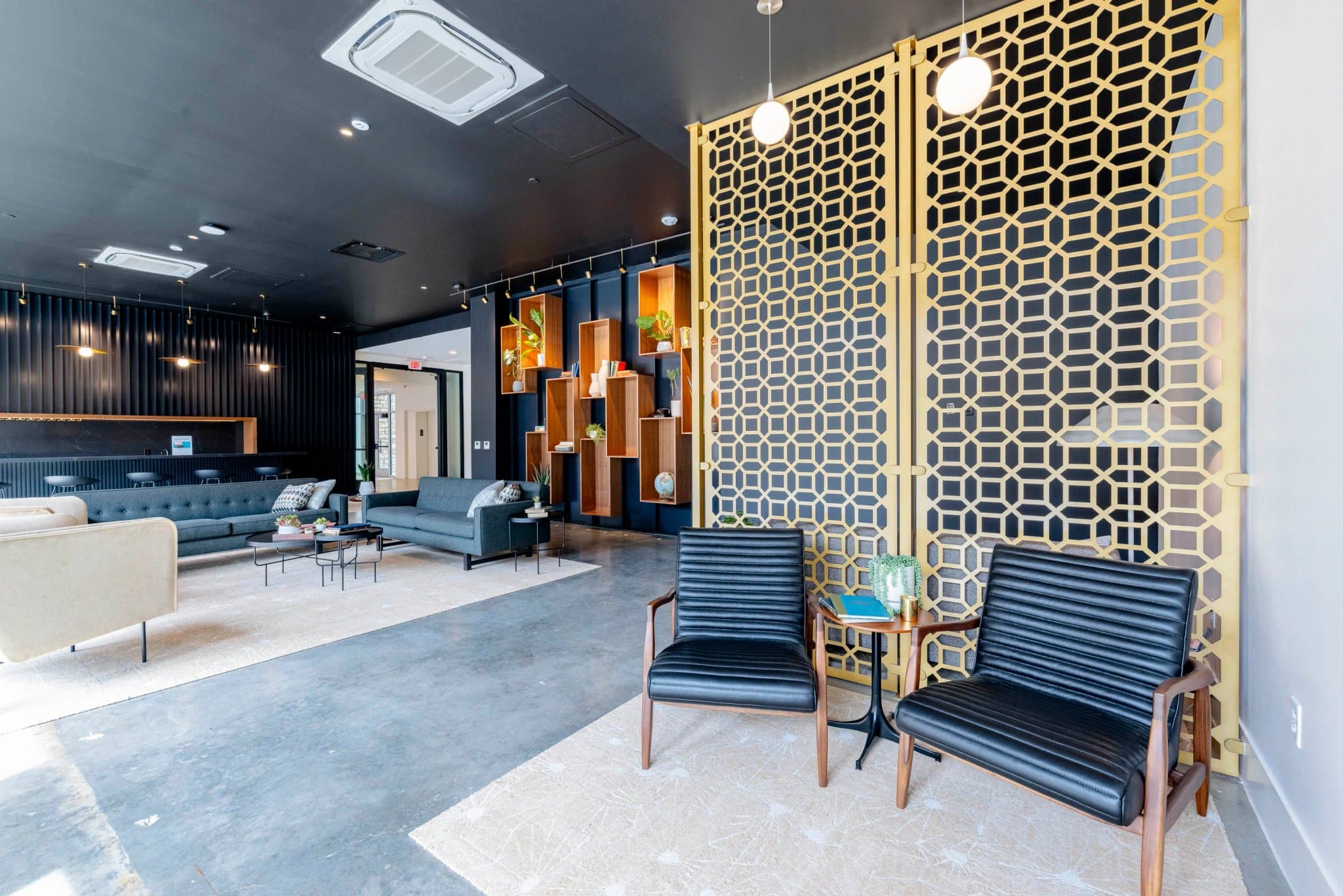 Kansas City Apartment: 315 E 39th St