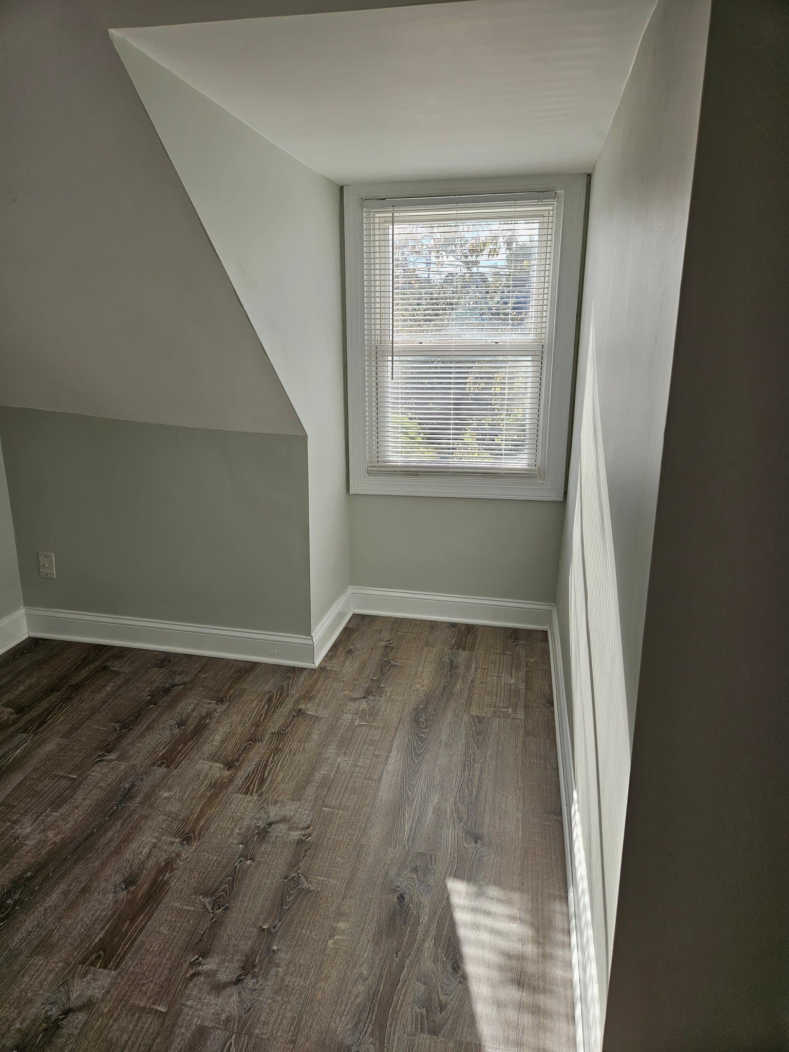 Norfolk House: 3200 Hyde cir