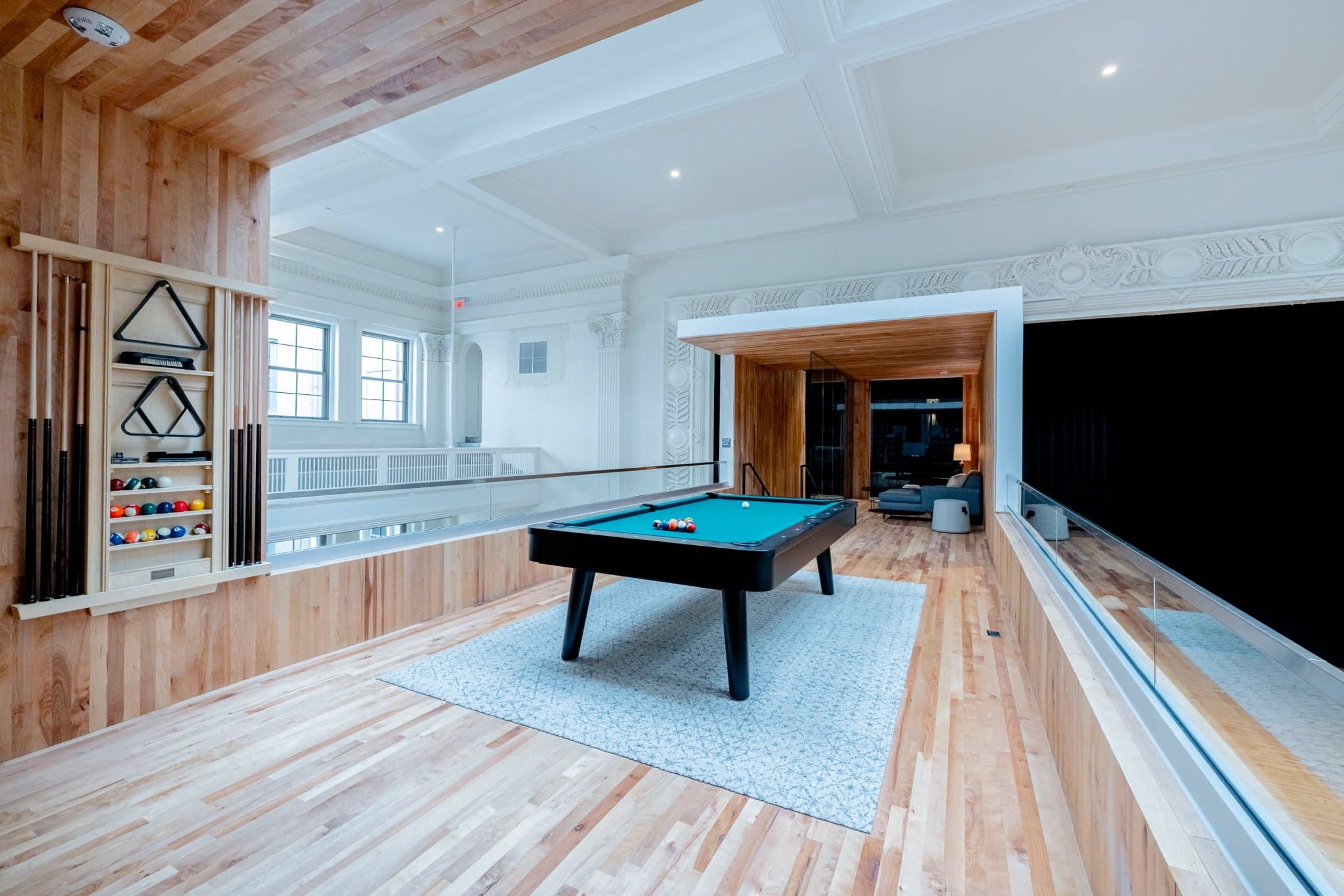 Kansas City Apartment: 315 E 39th St