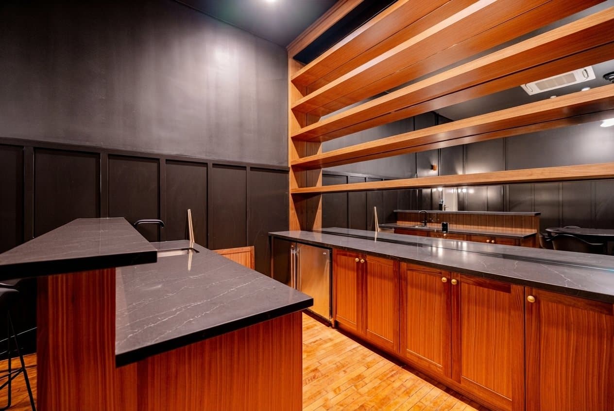 Kansas City Apartment: 315 E 39th St