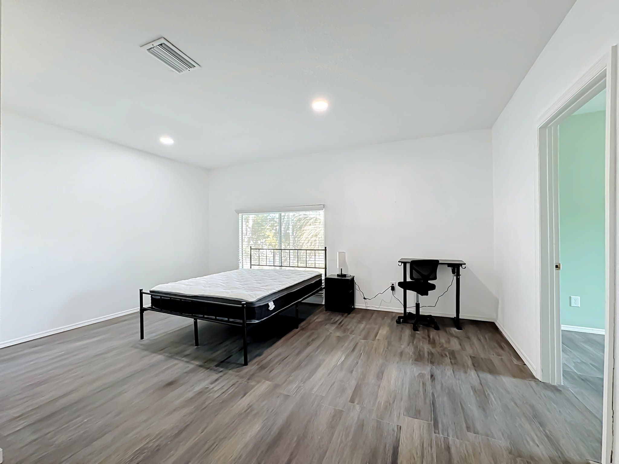 palmetto Single Room: 1605 10th avenue west