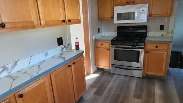 Cuyahoga Falls House: 2187 Stone St