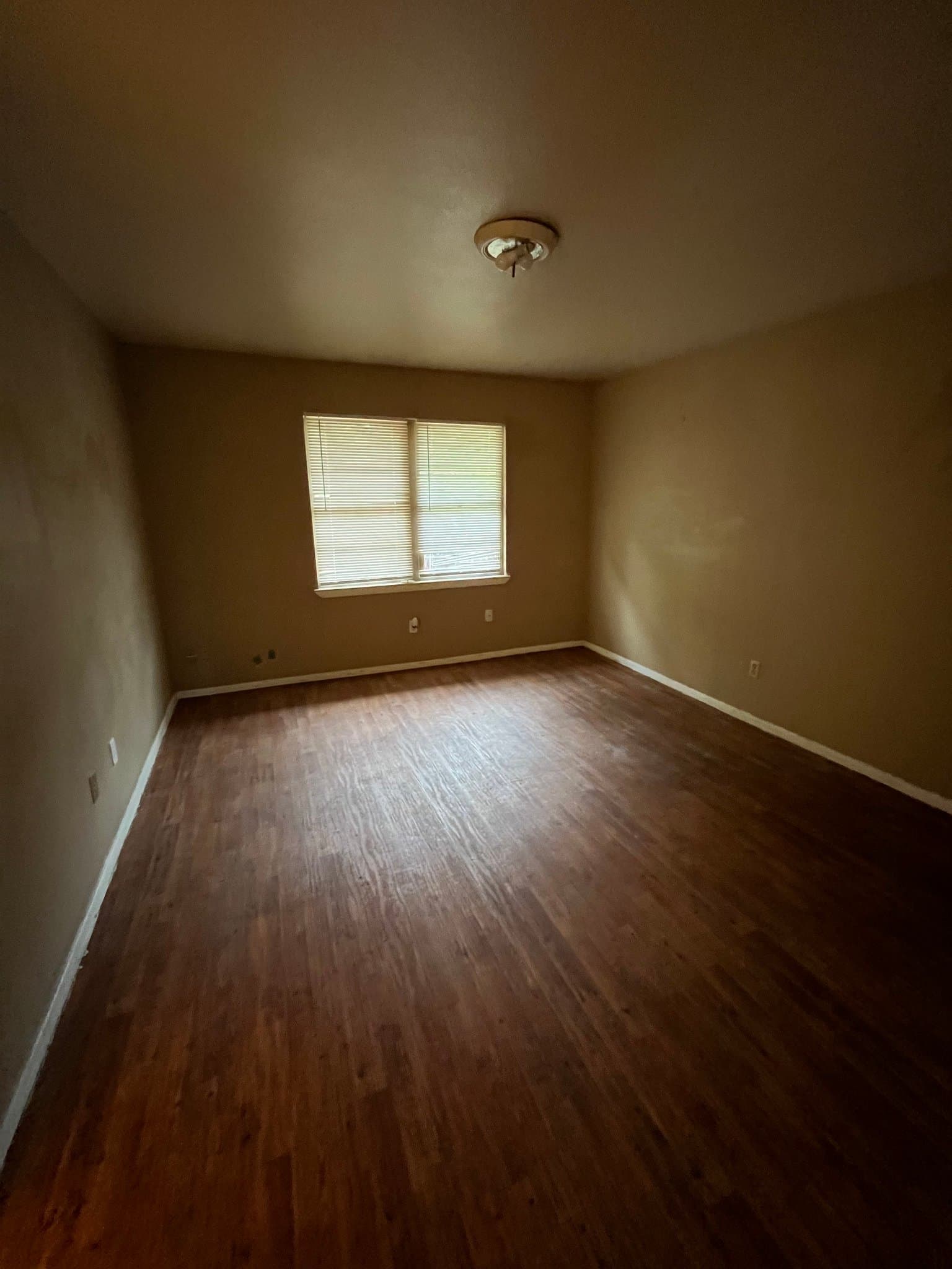 Paris Apartment: 750 bonham st