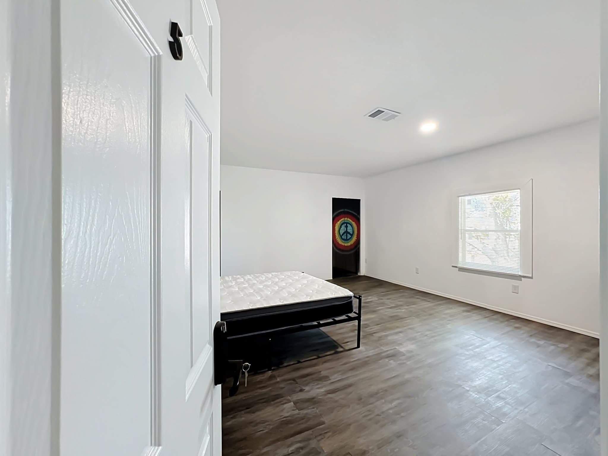 palmetto Single Room: 1605 10th avenue west