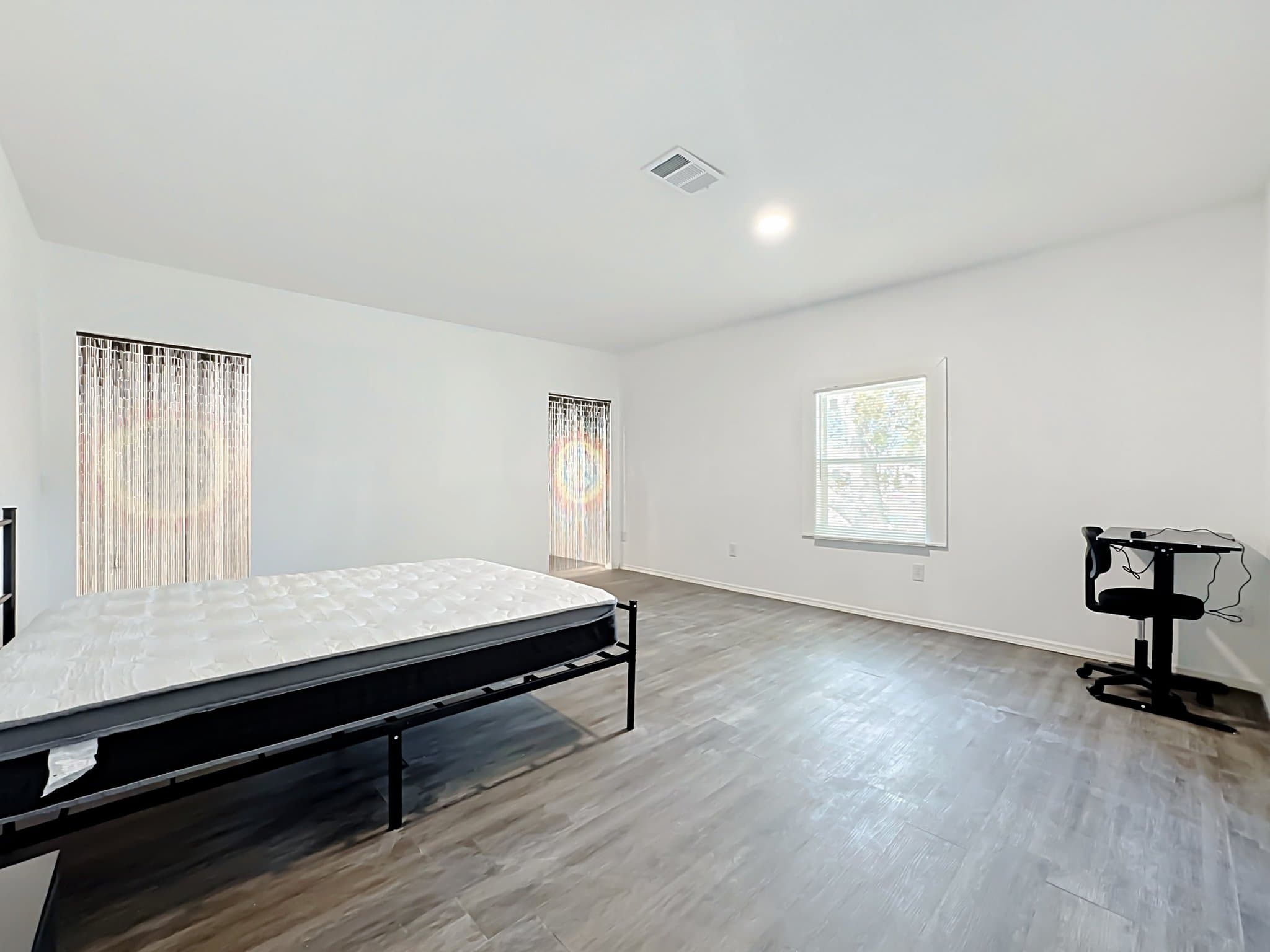palmetto Single Room: 1605 10th avenue west