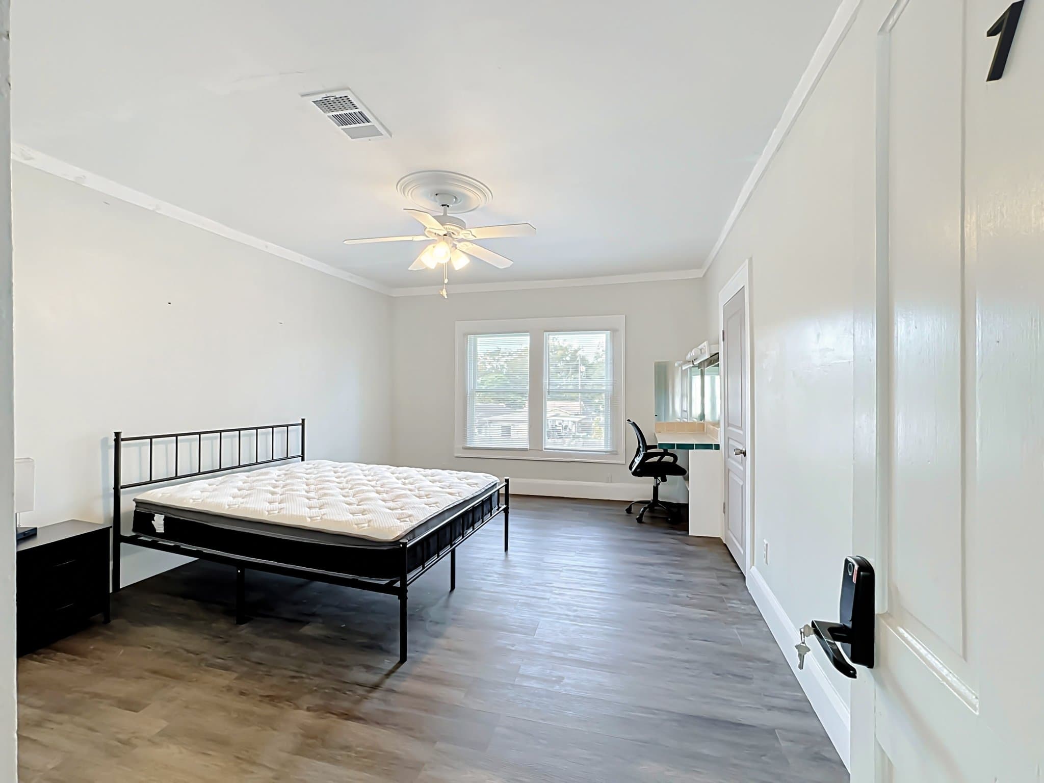 palmetto Single Room: 1605 10th avenue west