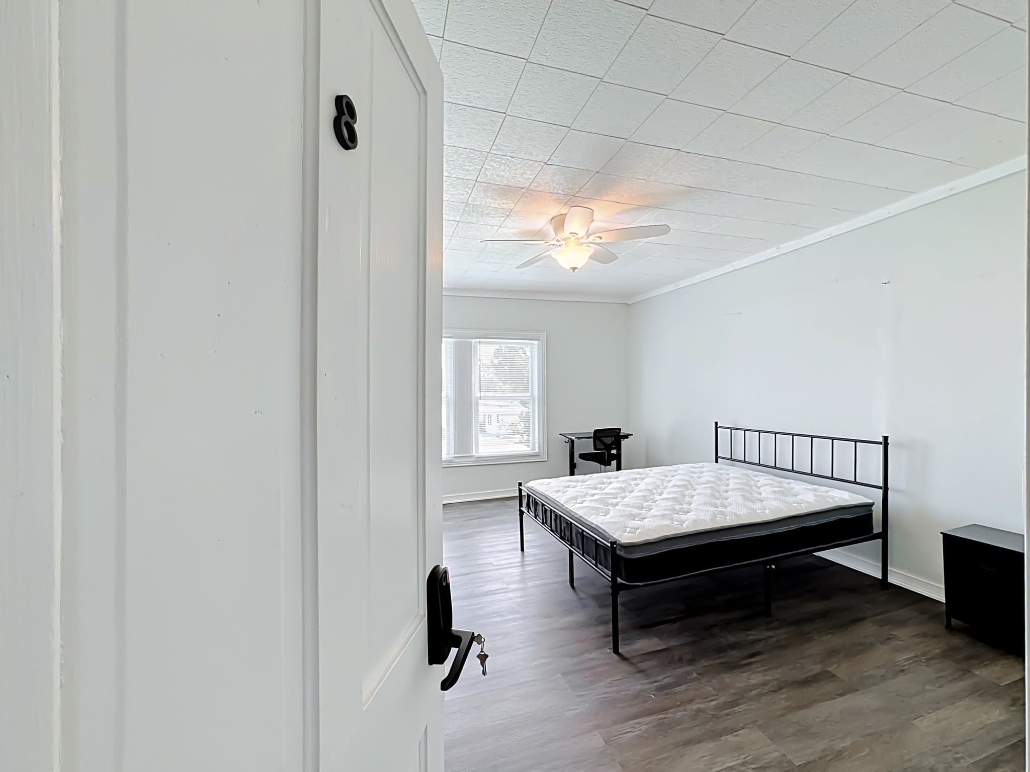 palmetto Single Room: 1605 10th avenue west
