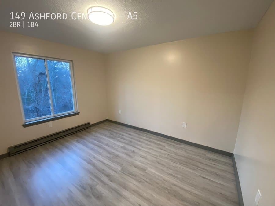 Ashford Apartment: 149 Ashford Center Rd