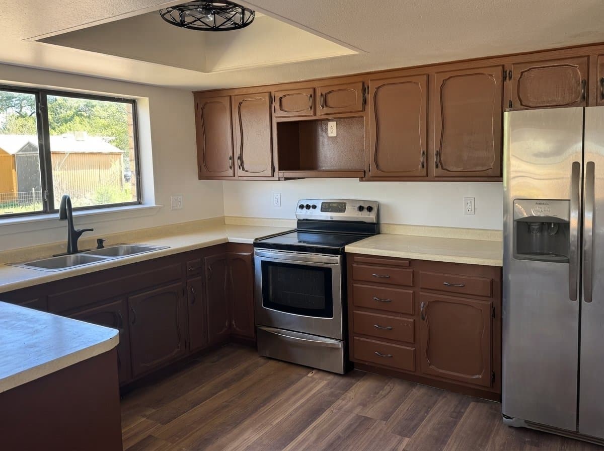 Belen House: 25 Kendrick Rd