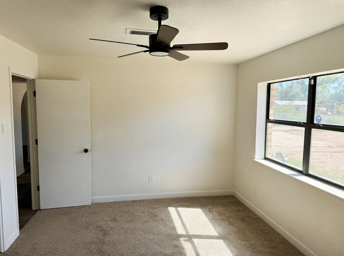 Belen House: 25 Kendrick Rd