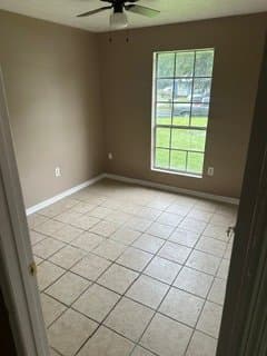 Savannah Other: 207 Holiday Cir