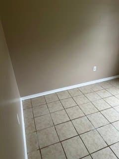 Savannah Other: 207 Holiday Cir