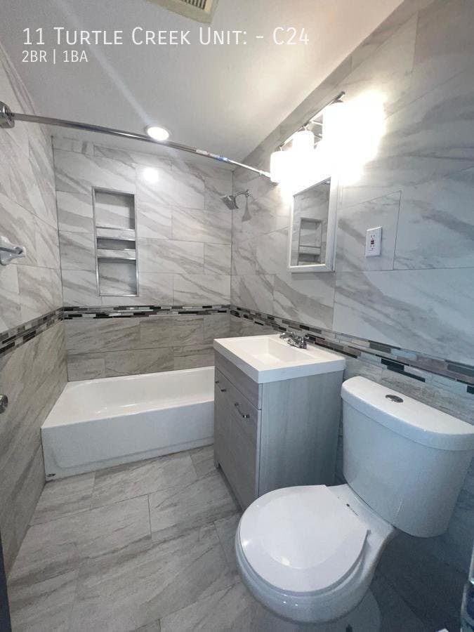 East Hartford Apartment: 11 Turtle Creek
