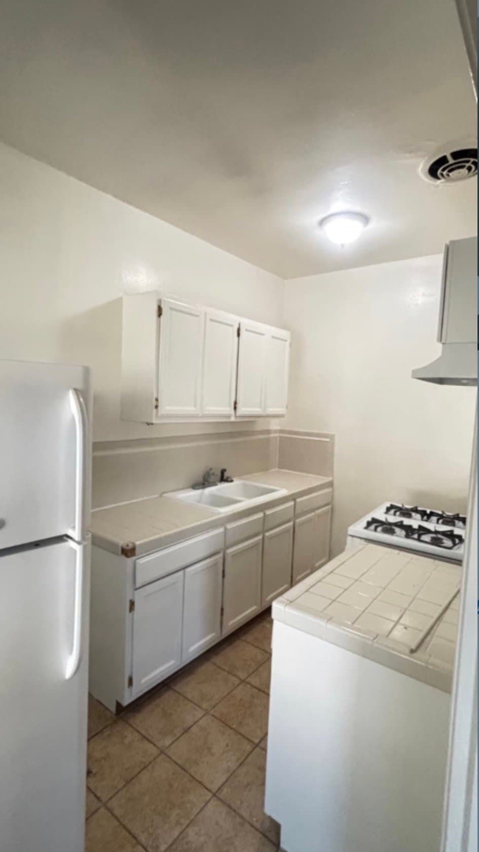 Hollywood Apartment: 2025 cheramoya