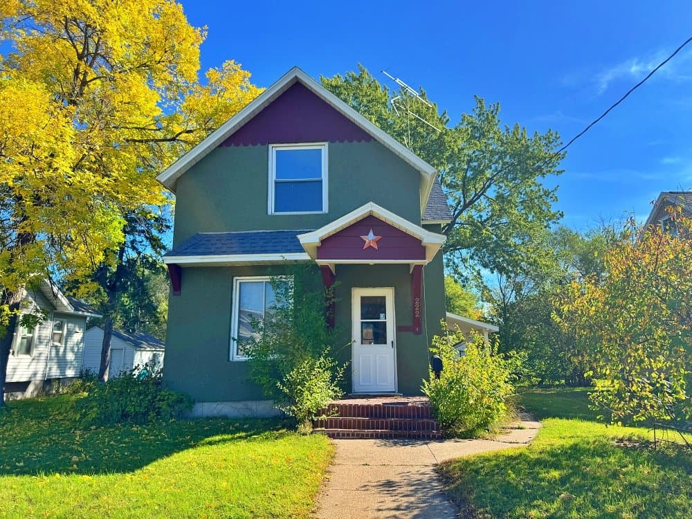 St Cloud House: 222 19-1/2 Ave N