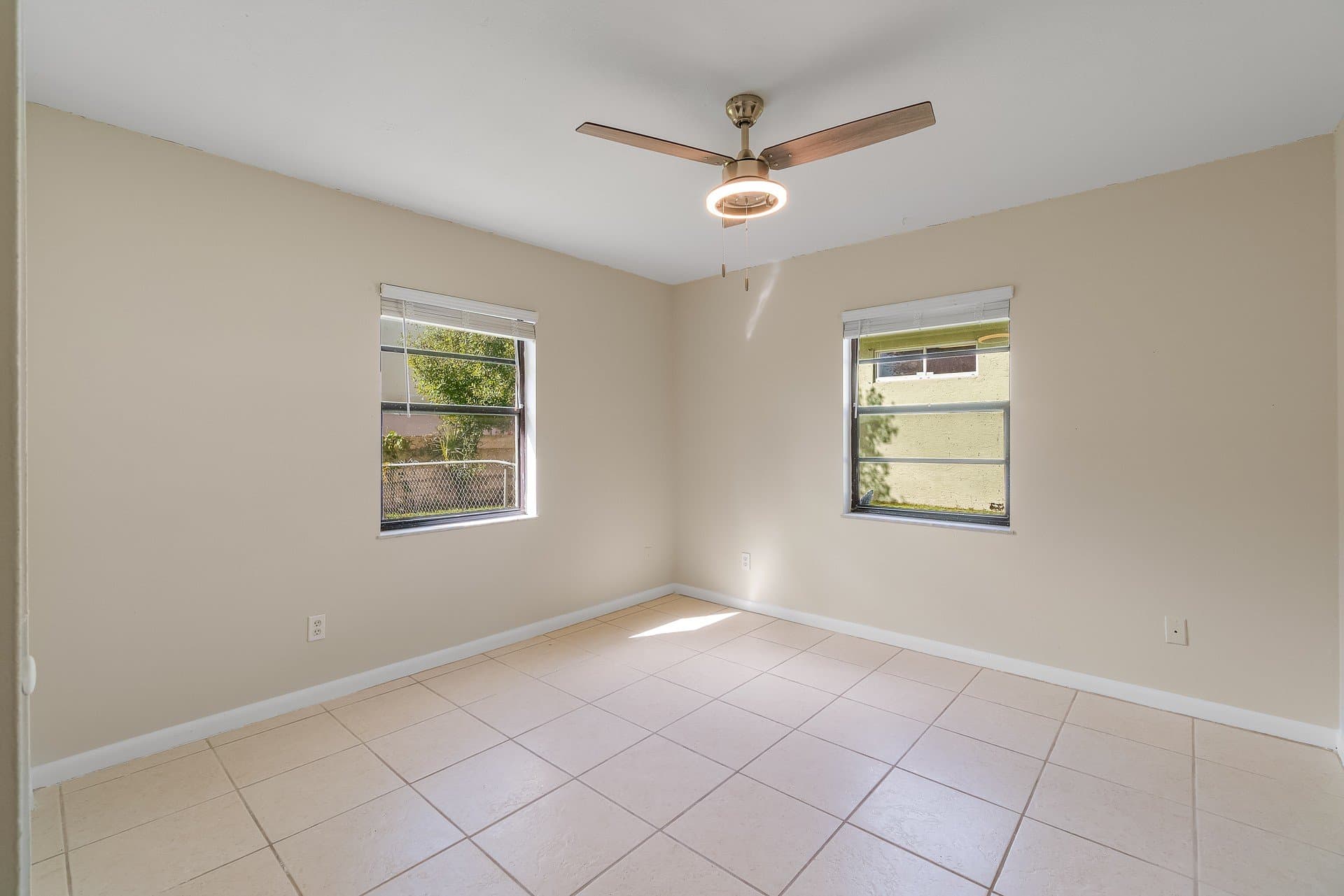 Vero Beach Multiplex: 855 16th Pl