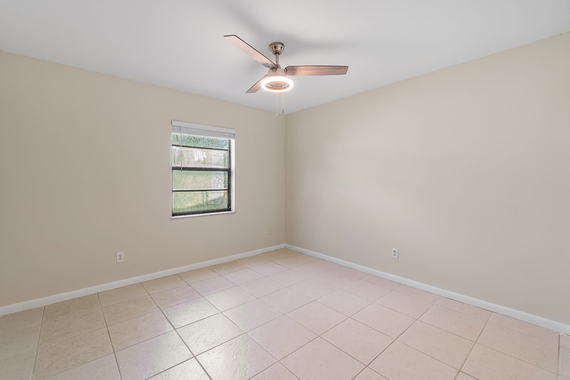 Vero Beach Multiplex: 855 16th Pl