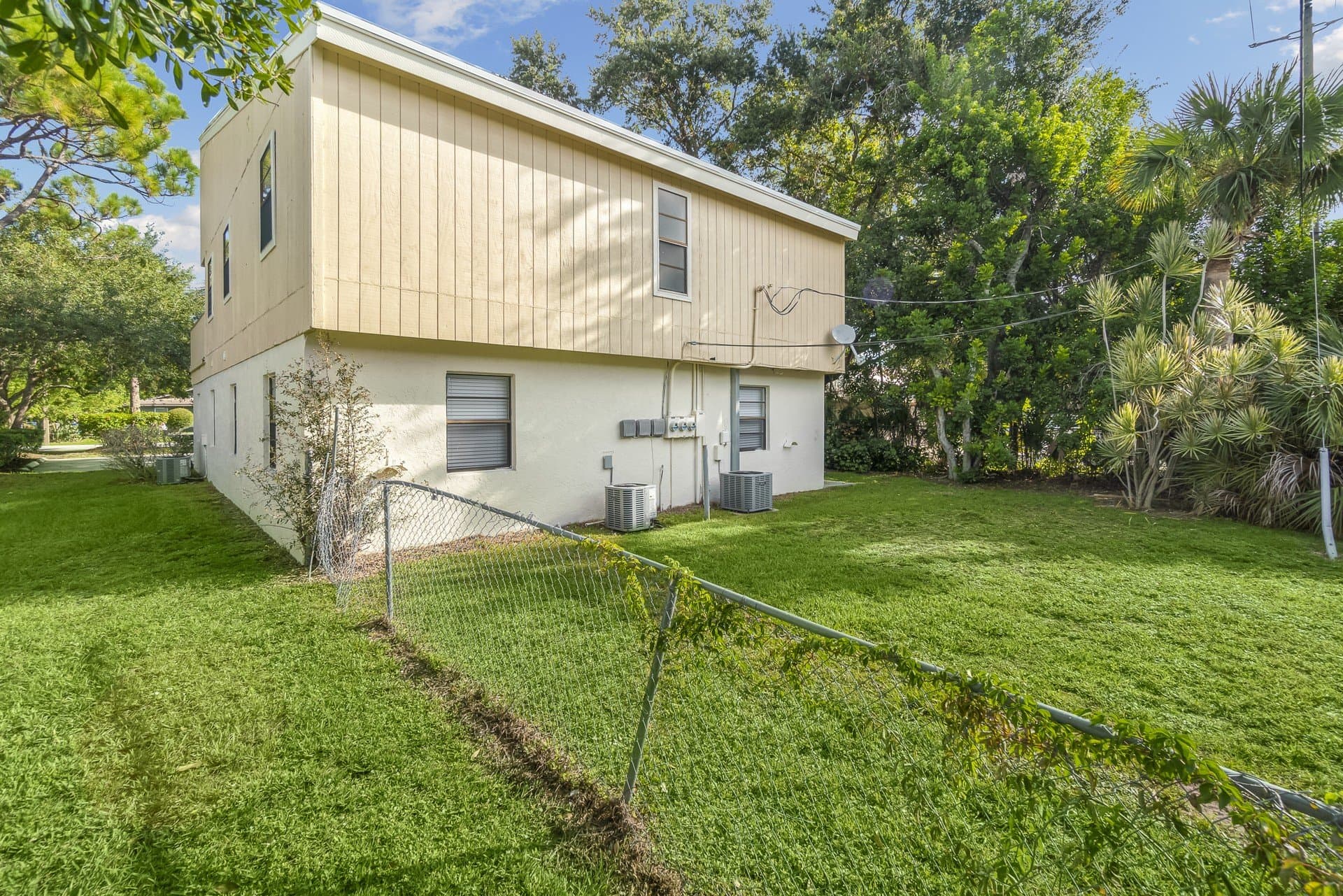 Vero Beach Multiplex: 855 16th Pl